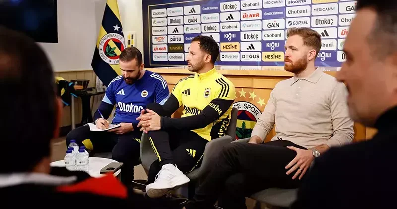 Domenico Tedesco: Her maç sadece 3 puan ama derbiler çok önemlidir