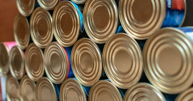 Doktordan konserve uyarısı: Böyle görünüyorsa asla yemeyin, zehirliyor Sözcü Gazetesi