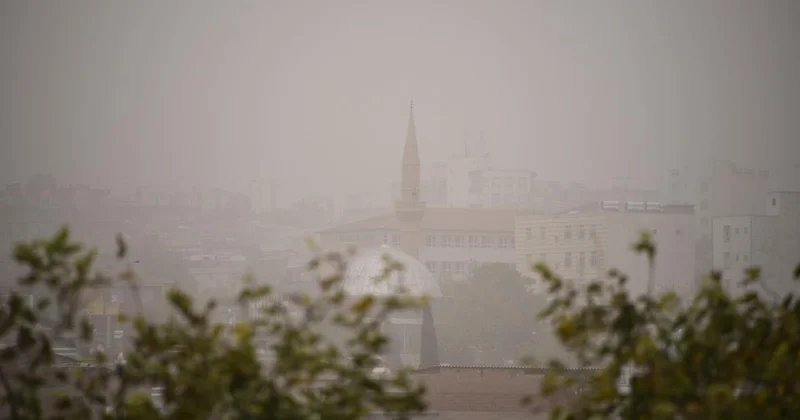 Şanlıurfa da toz taşınımı etkili oldu