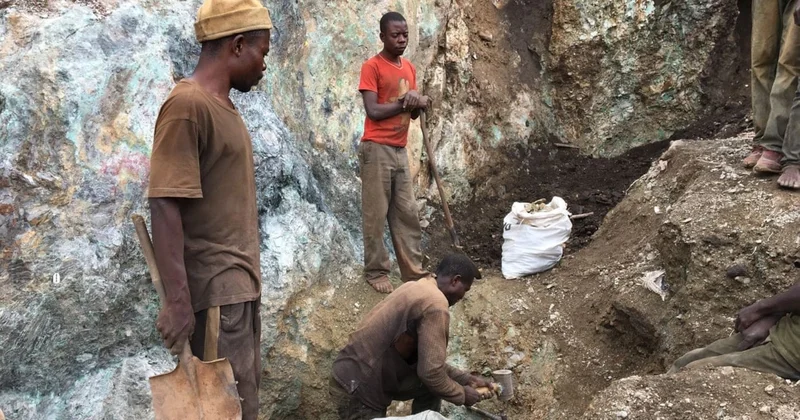 Dünya rezervinin yüzde 72 sine sahipler! İlkel madencilikle bin ton kobalt ürettiler Sözcü Gazetesi