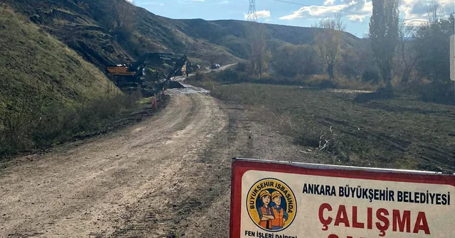 Beypazarı nda toprak kayması nedeniyle mahalle bağlantı yolu ulaşıma kapandı Ankara Haberleri