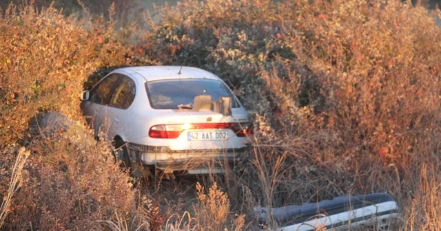 Beyşehir de otomobil araziye savruldu: 2 yaralı Konya Haberleri