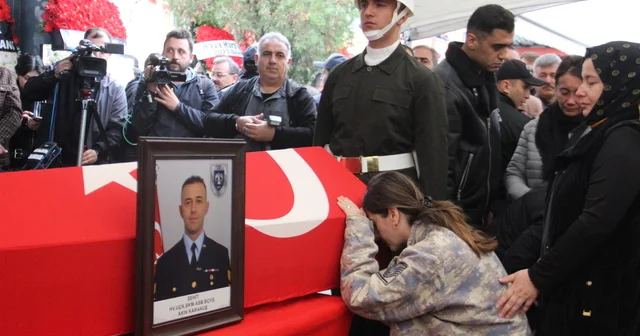 Şehit Astsubay Başçavuş Akın Karakuş, Sakarya da son yolculuğuna uğurlandı (2) Sakarya Haberleri