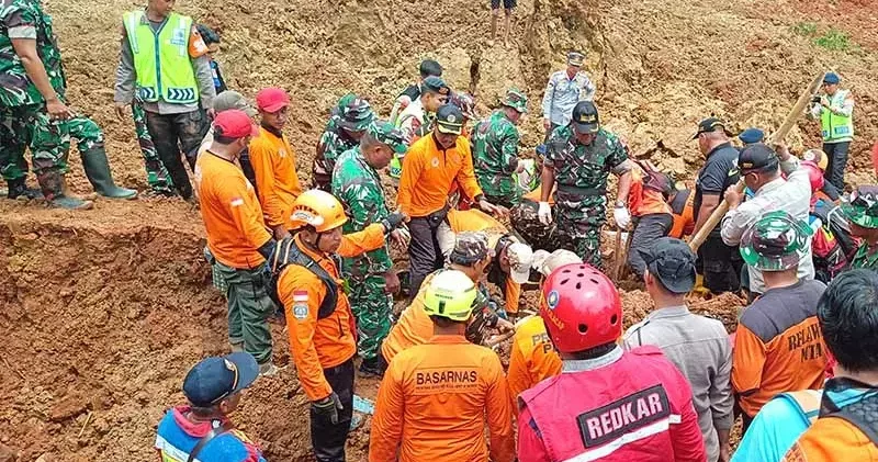 Endonezya da toprak kayması: 3 ölü