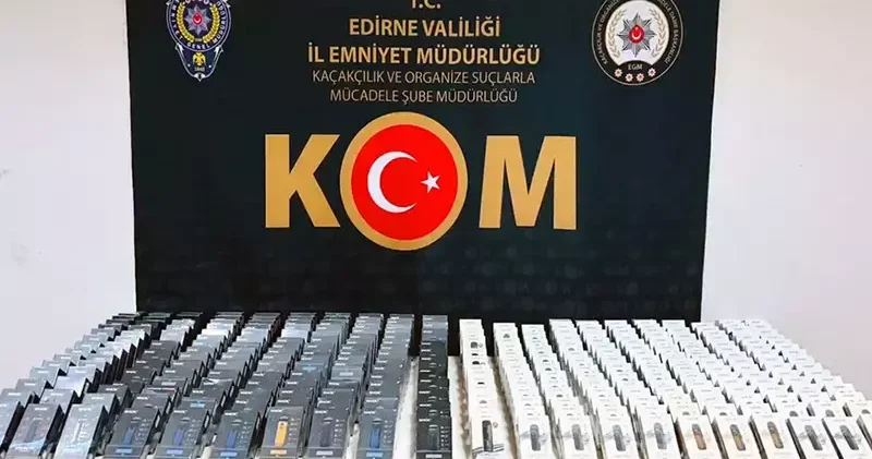 Otomobilinde 500 adet elektronik sigara ele geçirilen sürücü gözaltında