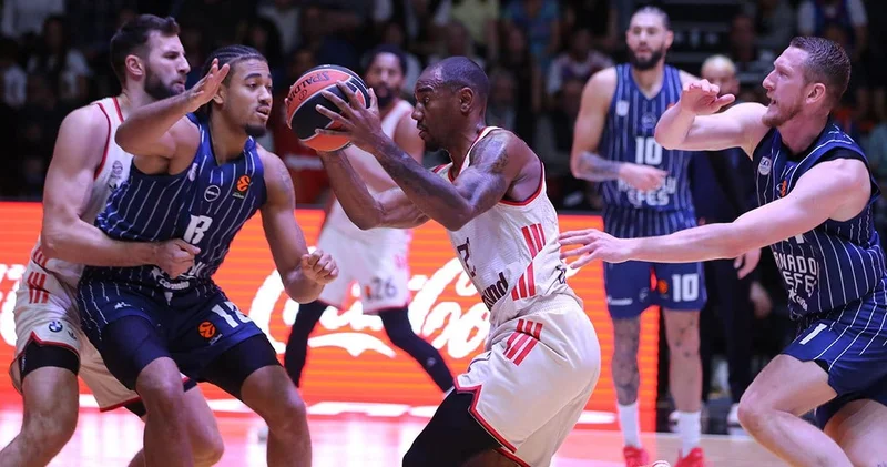 Anadolu Efes hasreti bitirdi