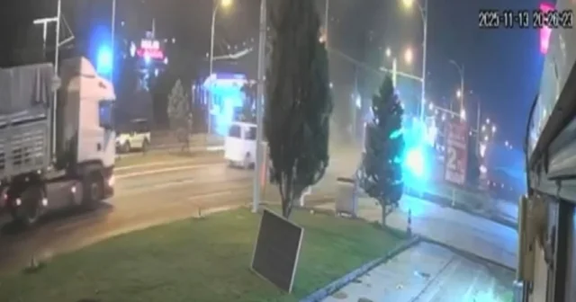 3 aracın karıştığı, 2 kişinin öldüğü zincirleme kaza kamerada Malatya Haberleri