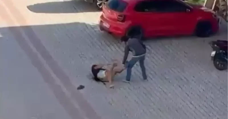 Annesiyle gönül ilişkisi olan kişiyi 22 bıçak darbesiyle öldürdü