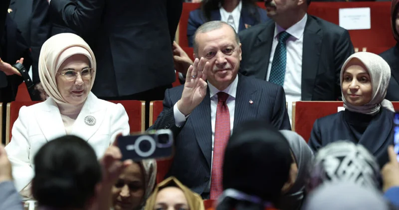 Emine Erdoğan dan “Yankılar” sergisi paylaşımı