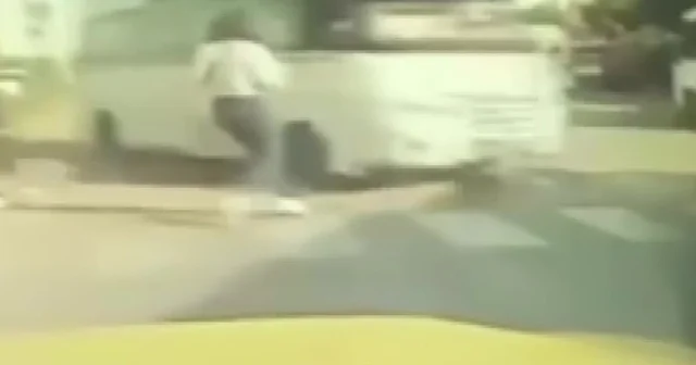 Genç kız ezilmekten son anda kurtuldu Adana Haberleri