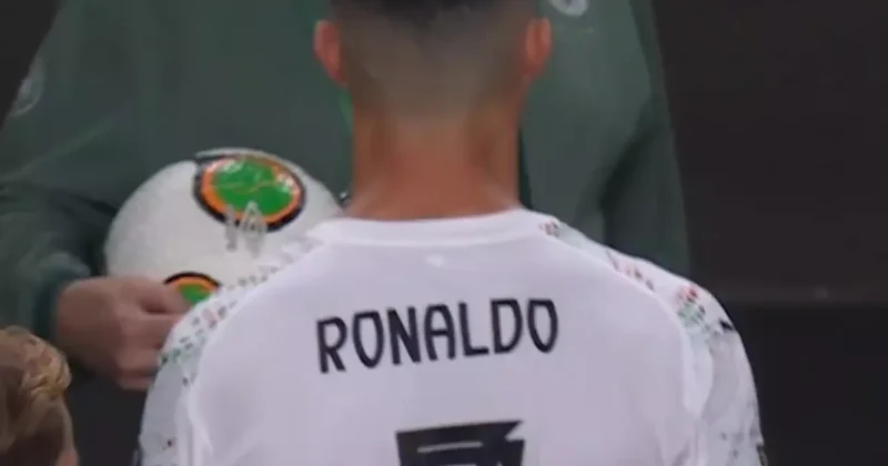 Ronaldo çılgına döndü! 20 yıllık kariyerinde bunu ilk kez yaptı