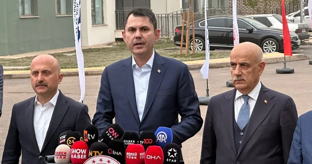 Bakan Kurum: Yolsuzluğa para buluyorlar ama deprem bölgesinde çakılı çivileri yok Adıyaman Haberleri