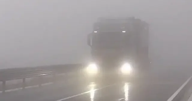 Bolu Dağı’nda sağanak ve sis ulaşımı olumsuz etkiledi VİDEO İZLE