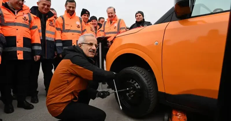 Kış lastiği uygulaması başlıyor, Bakan Uraloğlu duyurdu! Süre arttı, 5 ay zorunlu olacak..
