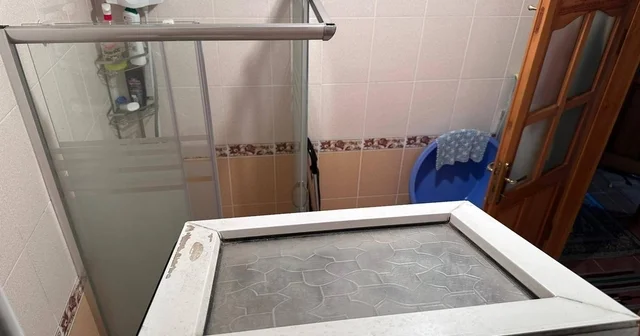 Camı kırıp eve girdi, yaşlı kadının ağzını bantlayıp altınları çaldı Trabzon Haberleri