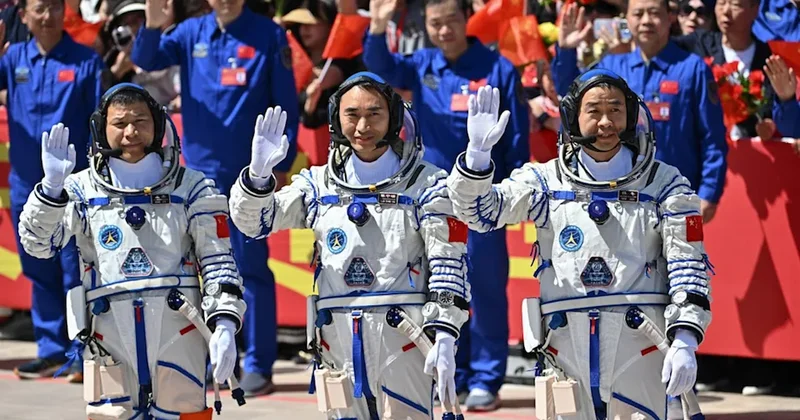 Çin, uzaydaki 3 taykonotu başka bir mekikle Dünya ya getiriyor Sözcü Gazetesi