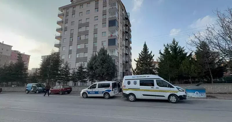 Eşini tabancayla bacağından vurdu