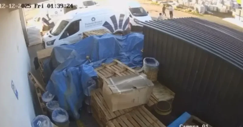 Adana’da bir kişinin bıçaklanarak öldürüldüğü olayın kamera kayıtları ortaya çıktı