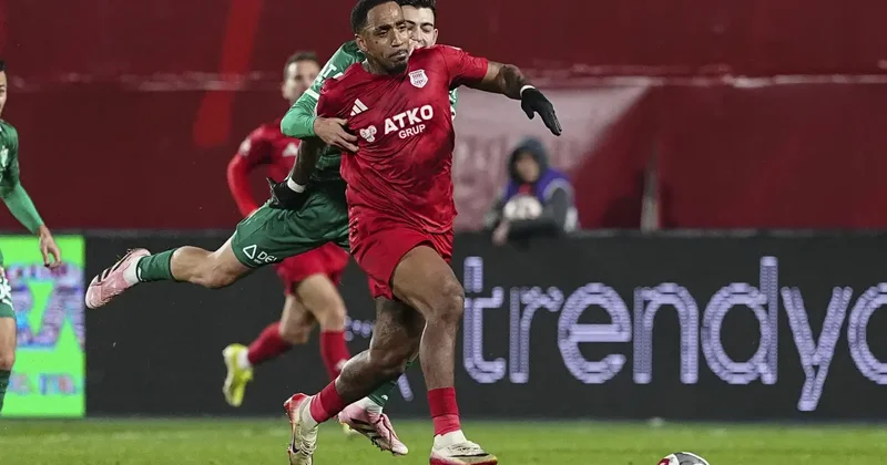 Liderlik maçına çıkmışlardı! Kritik puan kaybı zirveyi değiştirdi