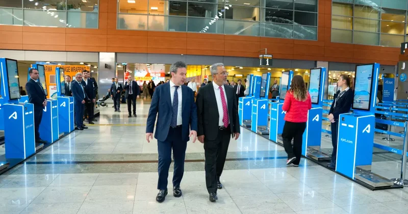 THY ve AJet Yönetim Kurulu Başkanı Bolat tan AJet in saha ekiplerine ziyaret