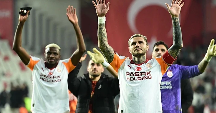 Galatasaray ın Antalyaspor maçını usta isimler yazdı: Osimhen Afrika Kupası na gitse de buradayım dedi!