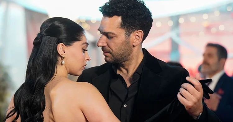 Reytingler aşka şahit oldu! Benimle evlen Zeynep)