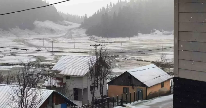 Çiğdem Yaylası beyaza büründü