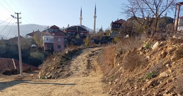 Valilik yaptı, belediye bozdu Manisa Haberleri