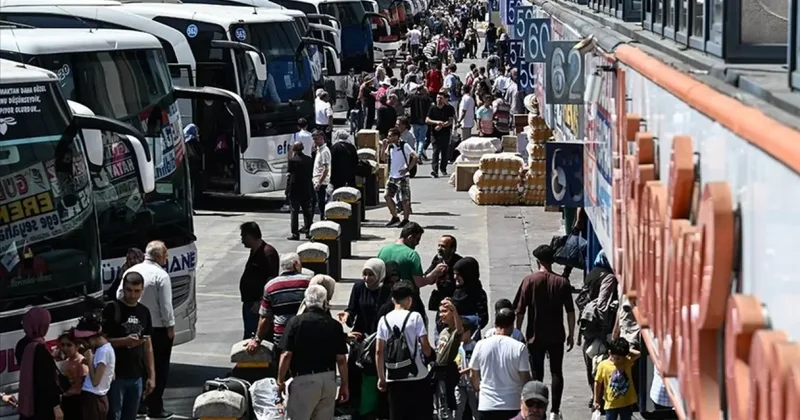 Yılbaşı tatilini 4 güne çıkardılar! Türkiye de 750 bin kişi yollara dökülecek