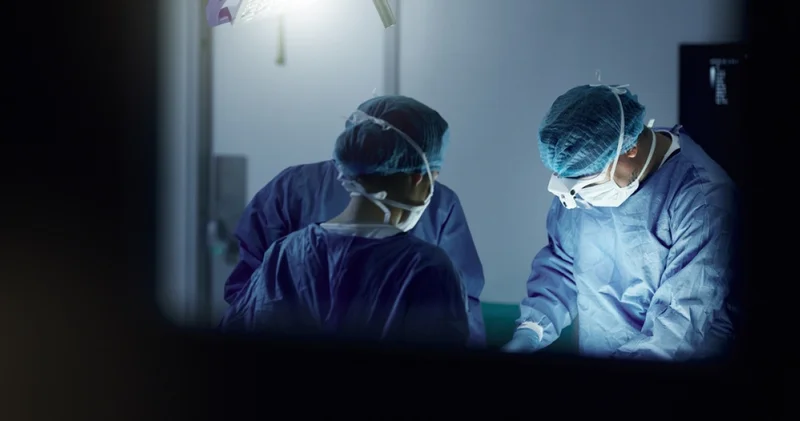 Kopan parmağını buz poşetine koyup yurt dışından Türkiye ye geldi Sağlık Haberleri