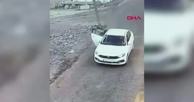 Ankara’da 4 aracın kundaklandığı anlar kamerada