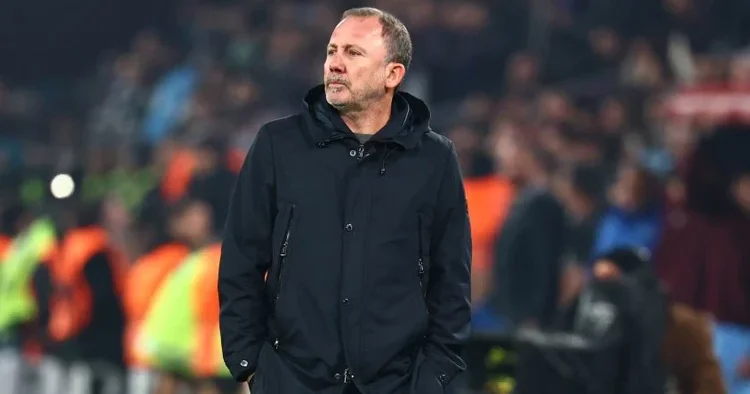 Sergen Yalçın dan Trabzonspor maçı sonrası sert tepki: Futbol değil, tiyatro vardı!