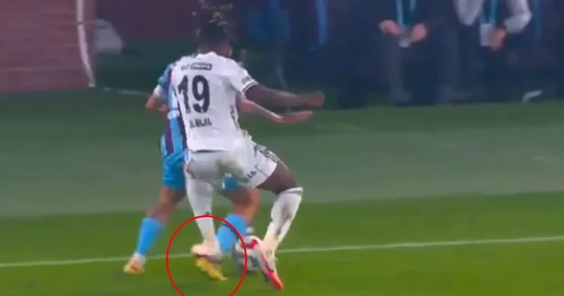 Beşiktaş, Trabzonspor karşısında 10 kişi kaldı