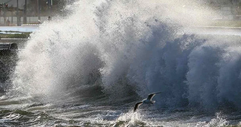 Meteoroloji tarih verdi: Fırtına uyarısı yaptı