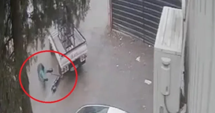 Skuter sürücüsü gencin feci ölümü kamerada