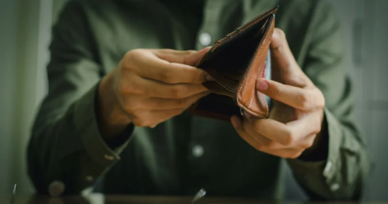 Hukuk bürolarından borçlunun yakınlarına haciz tehdidi; Ödeme yapmadan icra dosyasını inceleyip suç duyurunda bulunun