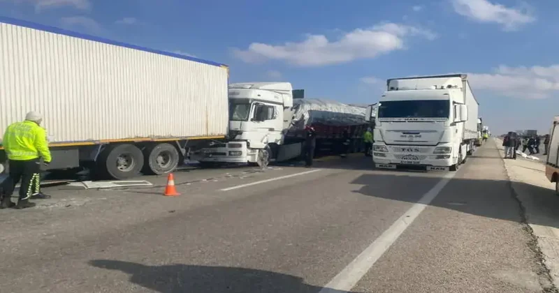 Konya’da 4 tır zincirleme kazaya karıştı: 1 ölü, 2 yaralı