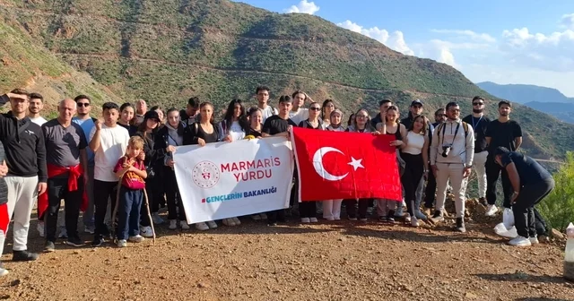 KYK lı öğrencilerden ve derneklerden yangın sonrası Marmaris e can suyu Muğla Haberleri