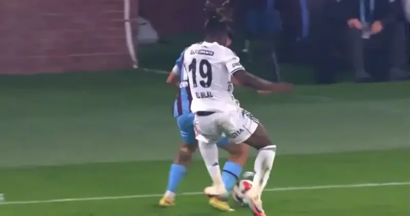 El Bilal Toure’nin kırmızı kart kararı doğru mu? Futbol Haberleri