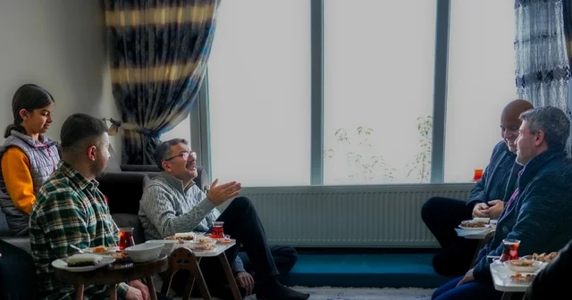 Vali Ali Çelik ten Şehit Er Halit Tatlı nın ailesine ziyaret Hakkari Haberleri