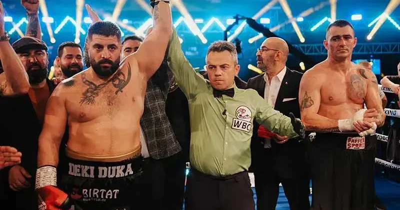 Umut Camkıran, WBC Ağır Sıklet Asya Kemeri maçında Abel Pesut’u mağlup etti