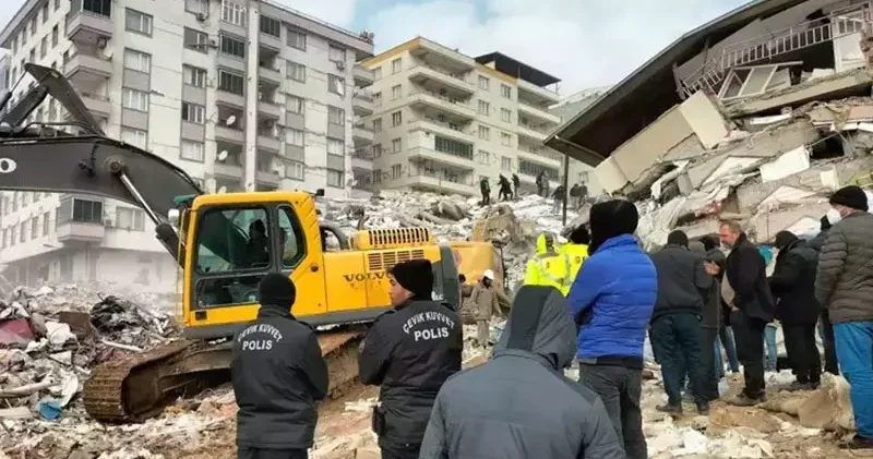 55 kişinin öldüğü Reyyan Apartmanı’nın davasında tutuklu tek sanık müteahhit tahliye edildi