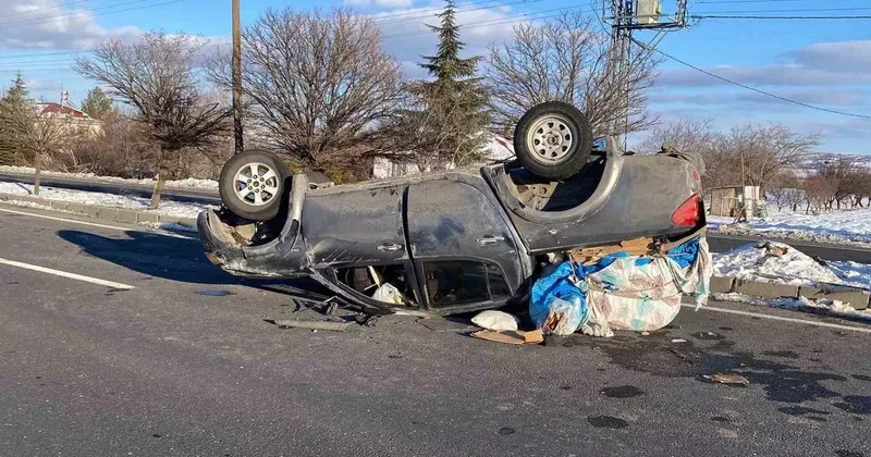 Elazığ’da pikap takla attı: 3 yaralı