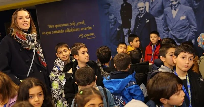 Eda Erdem den miniklere: Dersimiz Fenerbahçe