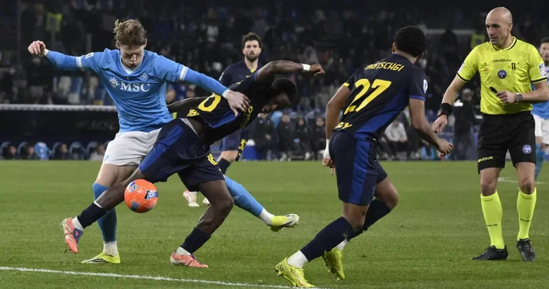 Serie A da zirve yarışı veren Napoli nin galibiyet hasreti üç maça çıktı