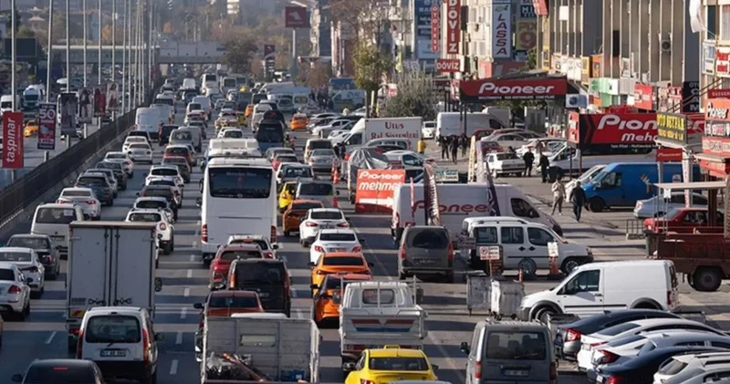 Trafikte yeni düzenleme: Makas atan, başka şoföre saldıran, dur ihtarına uymayan yüksek para cezası ödeyecek; işte detaylar