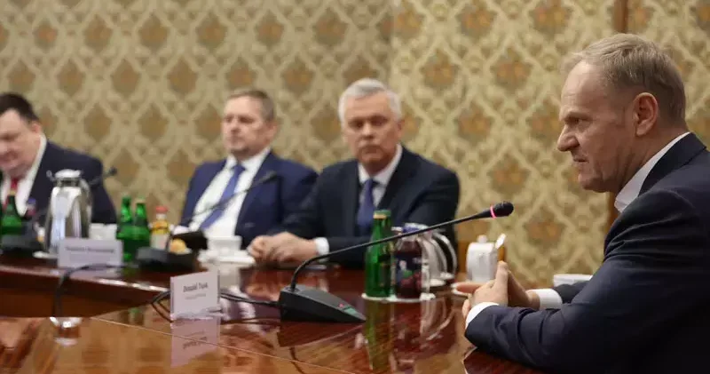 Polonya Başbakanı Tusk: Grönland’a asker göndermeyeceğiz