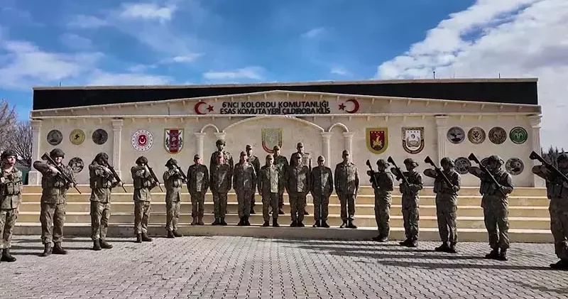 Kara Kuvvetleri Komutanı Orgeneral Tokel, sınırda birlikleri denetledi