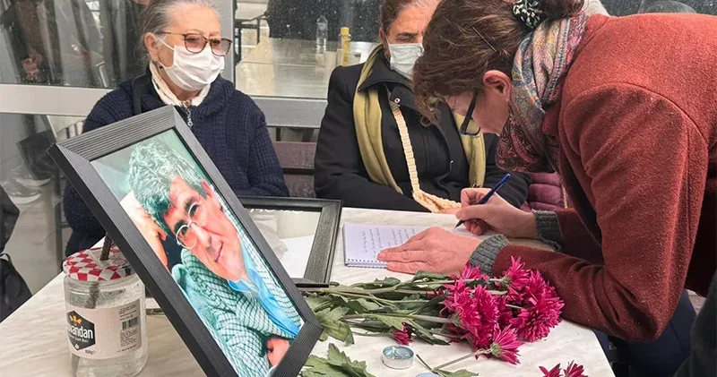 Eski İnsan Hakları Derneği İzmir Şubesi Eş Başkanı Avukat Ali Aydın, son yolcuğuna uğurlandı