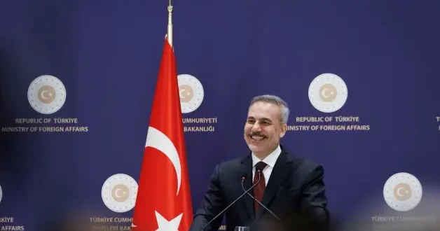 Bakan Fidan ve Yunan medyası arasında gülümseten diyalog